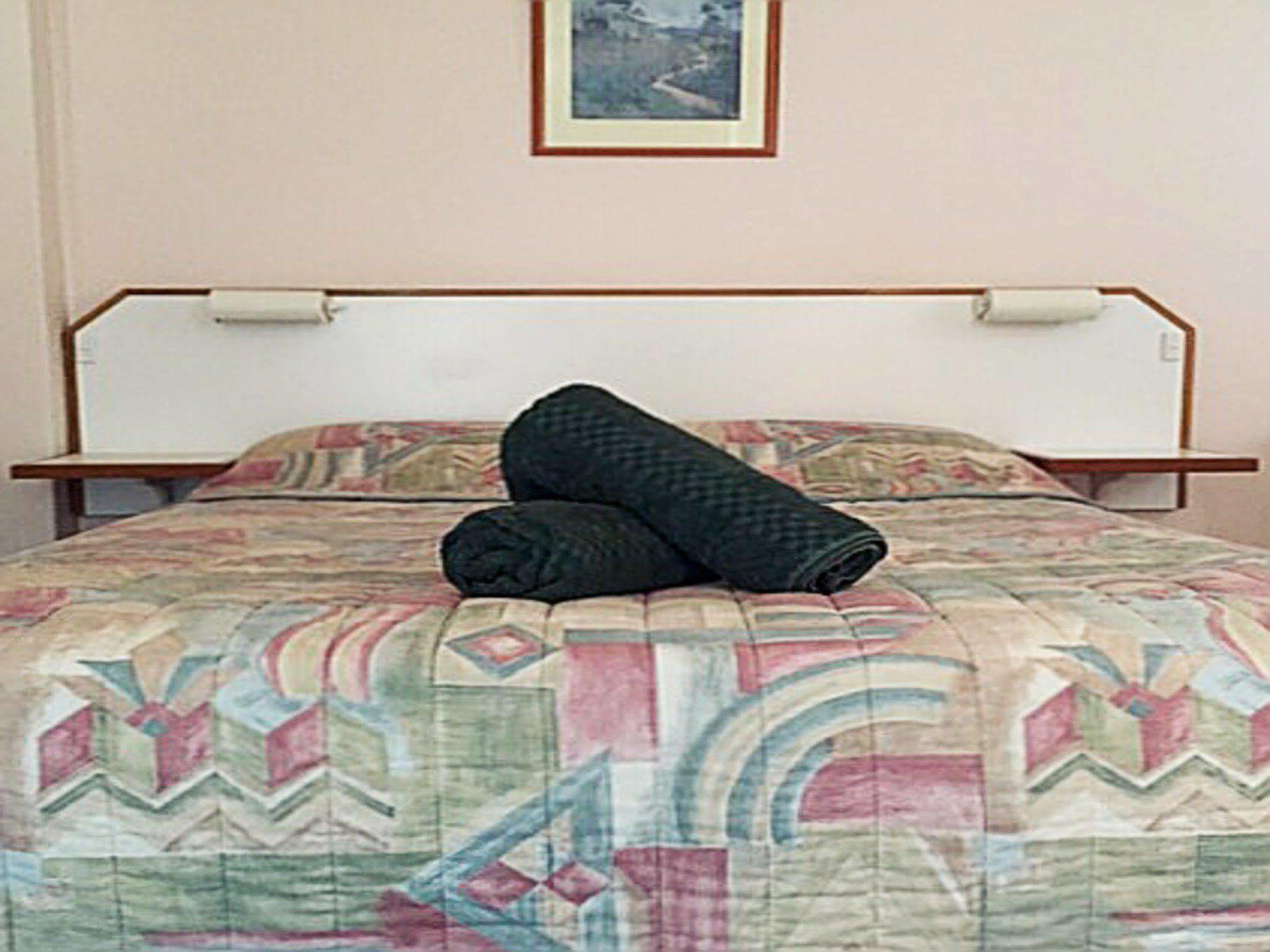 קוטמונדרה Bradman Motor Inn מראה חיצוני תמונה